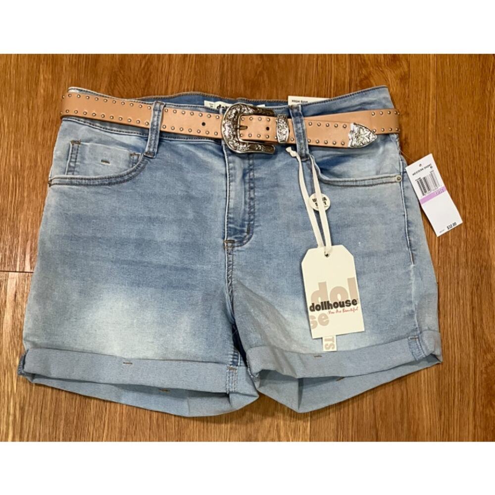 Dollhouse Juniors' Belted Cuffed Denim Shorts Bahia 11/12